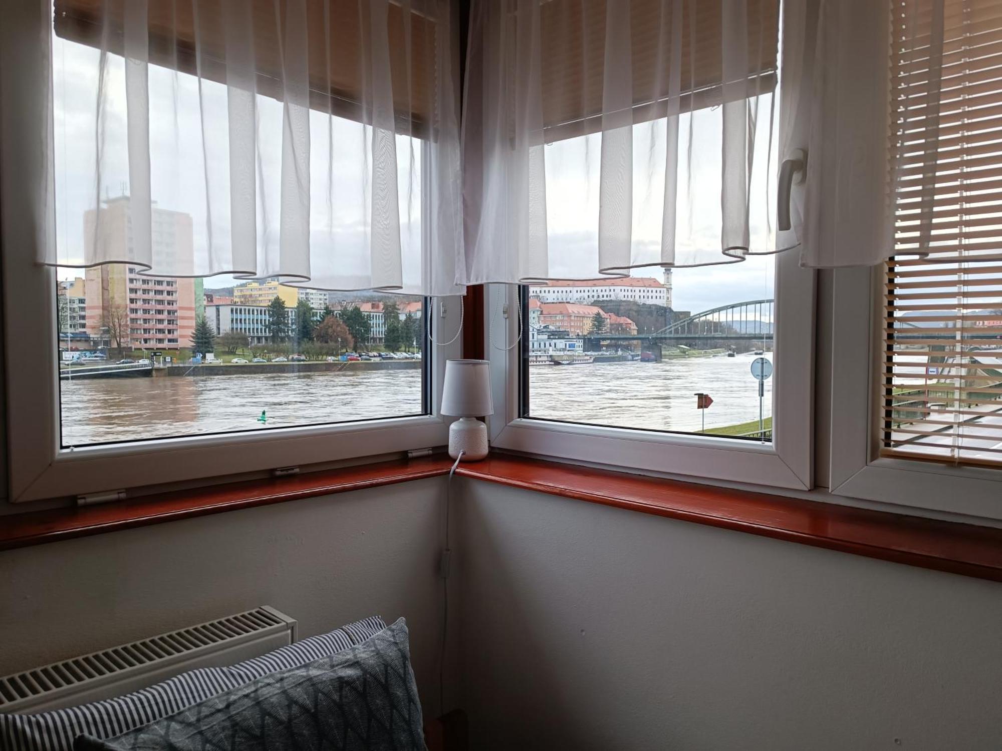 Apartamento U Bocmana S Vyhledem Na Zamek A Labe Decin Exterior foto